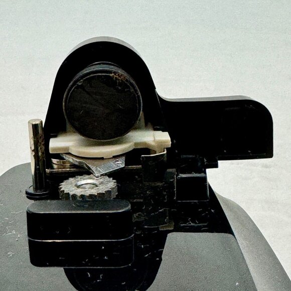 Oster Electric Can Opener with Power Pierce Cutting Blade Precise Edges Black - Picture 6 of 7